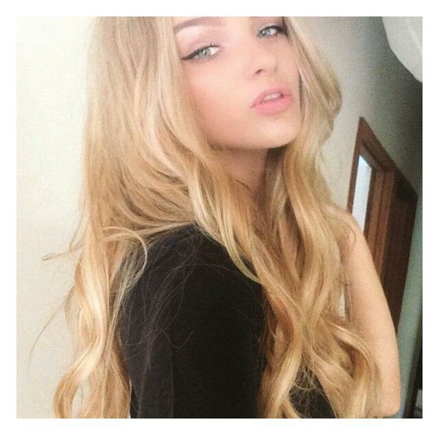 We LOVE these super dreamy waves created with ZALA Hair Extensions Honey Beach Highlights #18/613